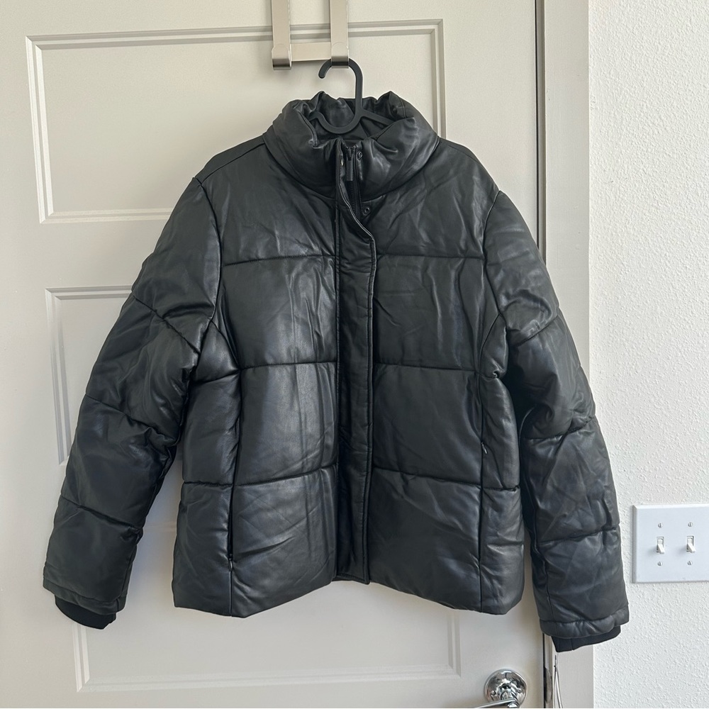 Ladies MARC New York Super puffer jacket Sz XL. Never worn, NWT.